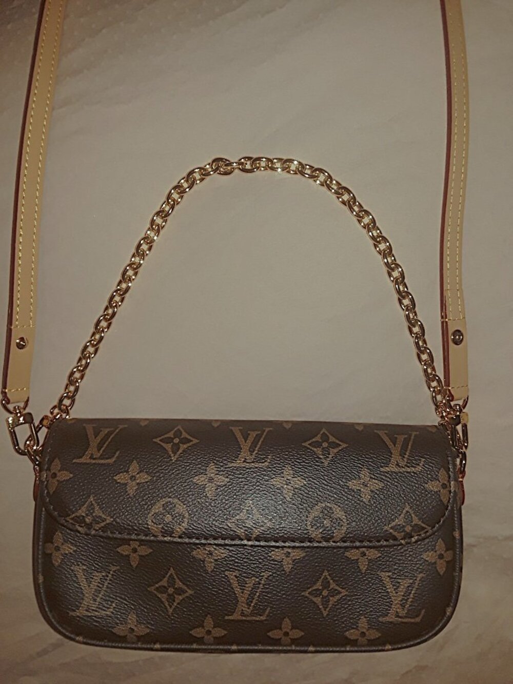 NEW logo handbag with ivy chain, box and dust bag - Picture 6 of 8